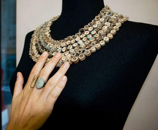Valentina Caporali - Necklace and ring. Wood, hemp thread, pebble. Photo by Eleni Roumpou